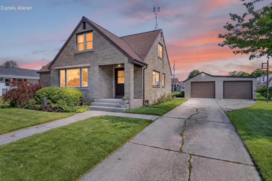 2114 Arizona AVENUE, Sheboygan, WI 53081 - #2