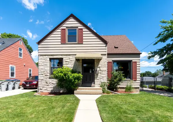 1518 E Howard AVENUE, Milwaukee, WI 53207