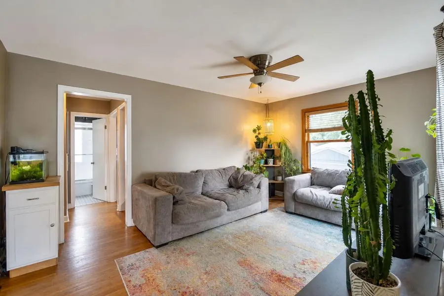 1518 E Howard AVENUE, Milwaukee, WI 53207 - #2