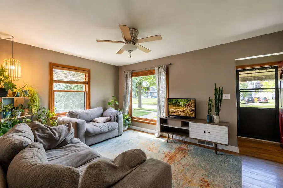 1518 E Howard AVENUE, Milwaukee, WI 53207 - #3