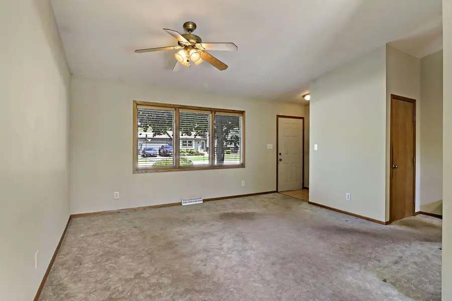 5609 Riviera DRIVE, Mount Pleasant, WI 53406 - #2