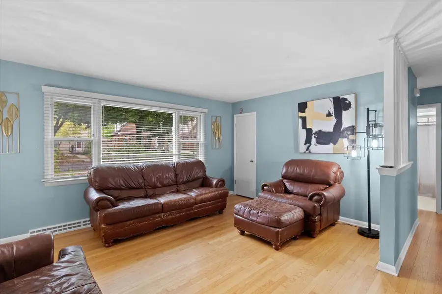 2728 N Carlton PLACE #2730, Milwaukee, WI 53210 - #3