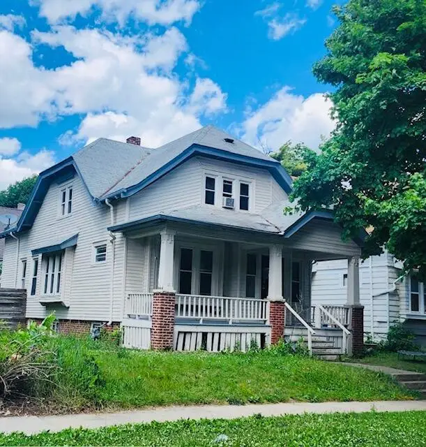 4430 W Meinecke AVENUE, Milwaukee, WI 53210 - #1