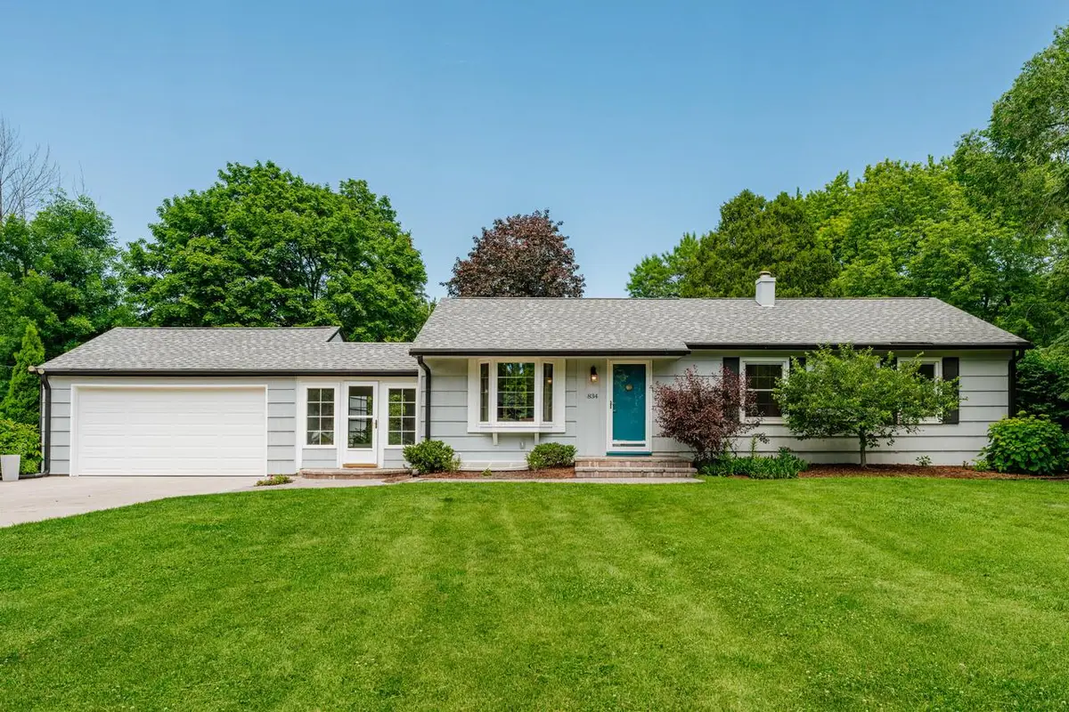 834 E Glencoe PLACE, Bayside, WI 53217 - #1