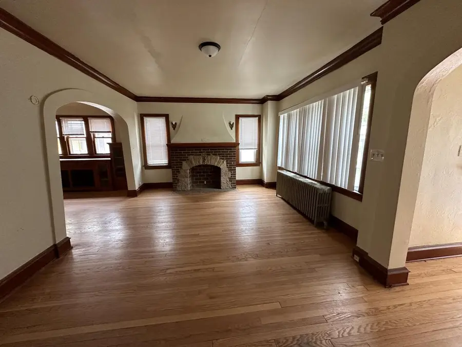 6221 W Thurston COURT #6221A/6221B, Milwaukee, WI 53218 - #3