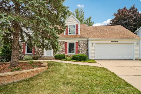 1797 Cypress DRIVE, Grafton, WI 53024