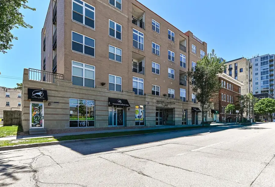 1920 N Farwell AVENUE #404, Milwaukee, WI 53202 - #2