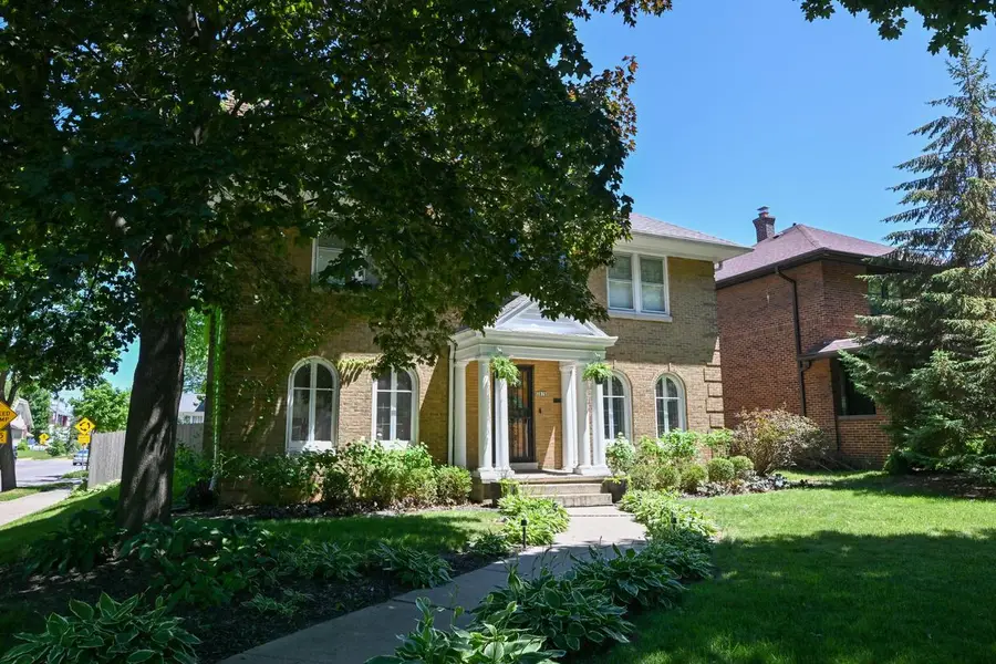 2876 N Grant BOULEVARD, Milwaukee, WI 53210 - #2