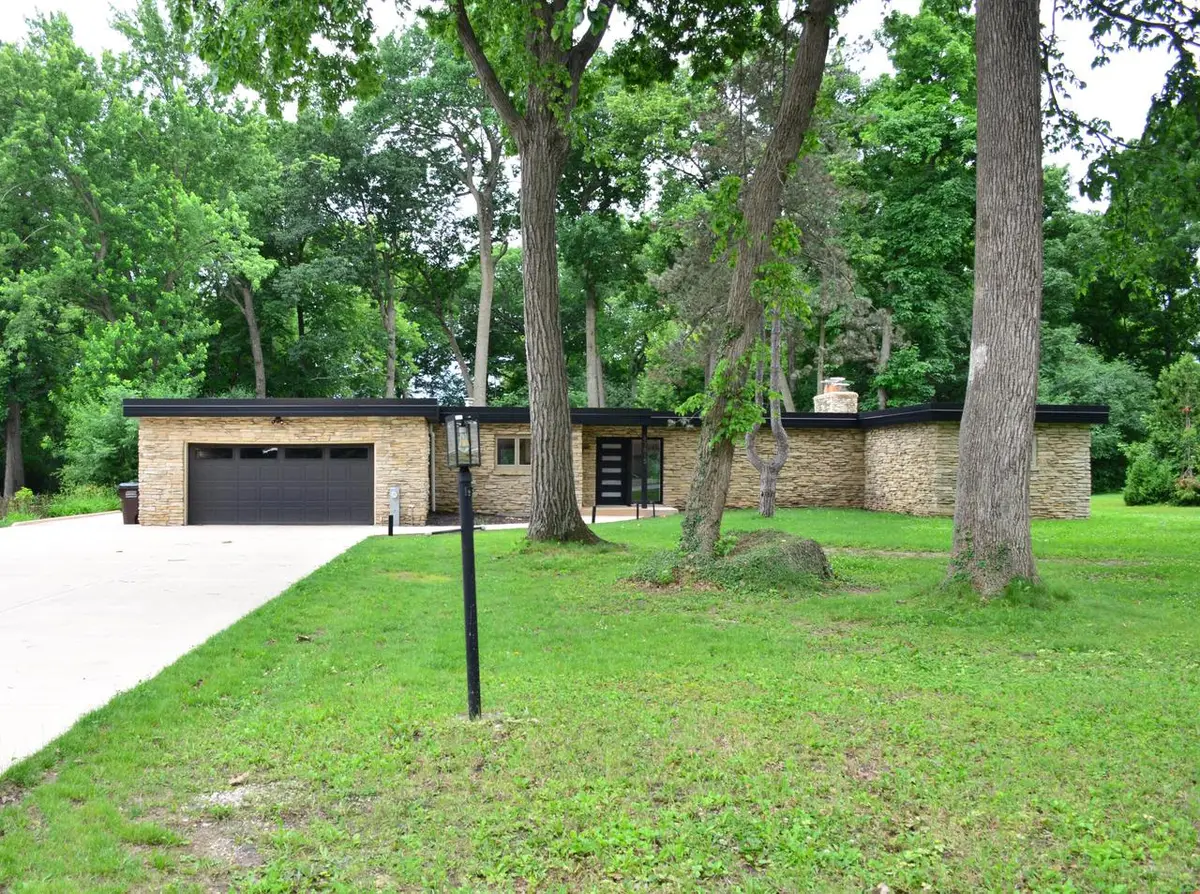 13815 W Robin TRAIL, New Berlin, WI 53151 - #1
