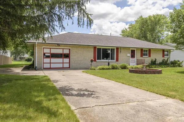 321 MacArthur DRIVE, Mukwonago, WI 53149