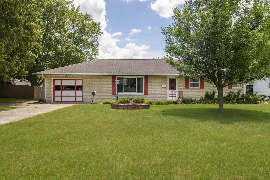 321 MacArthur DRIVE, Mukwonago, WI 53149 - #2
