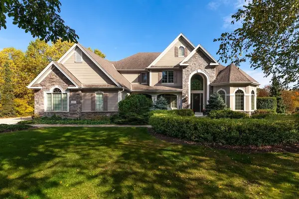 1194 Four Winds WAY, Hartland, WI 53029