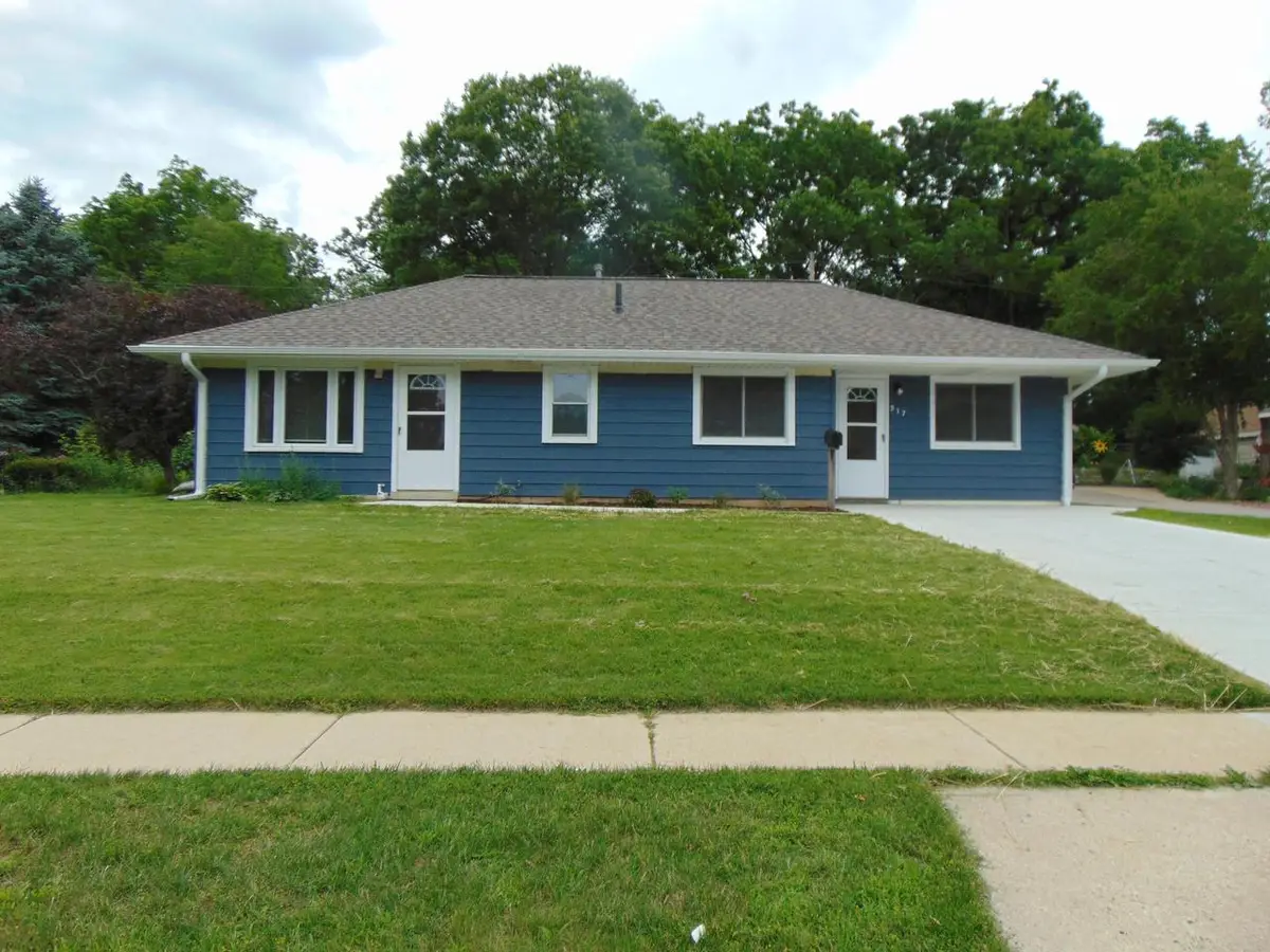 517 Maple STREET, Mukwonago, WI 53149 - #1