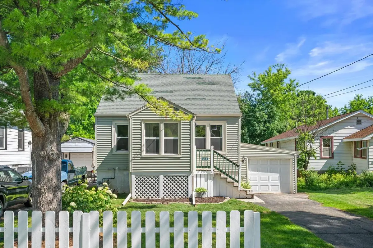 12516 W Meadow LANE, New Berlin, WI 53151 - #1