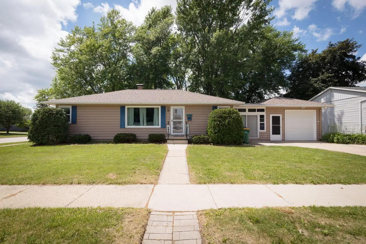642 Vine STREET, Fond Du Lac, WI 54935 - #1