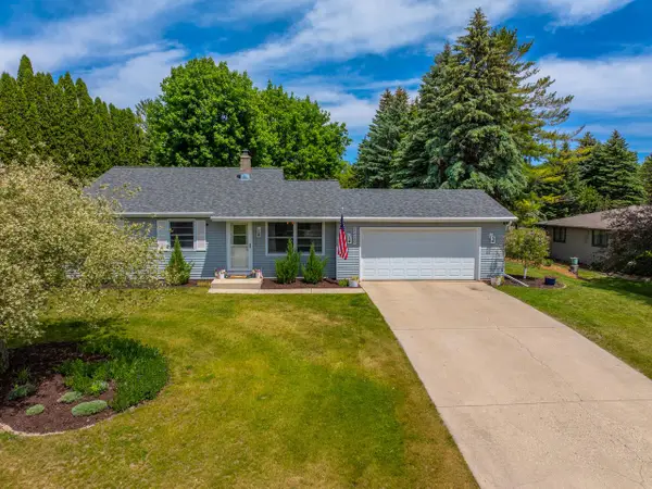 W4426 River Bend DRIVE, Waldo, WI 53031