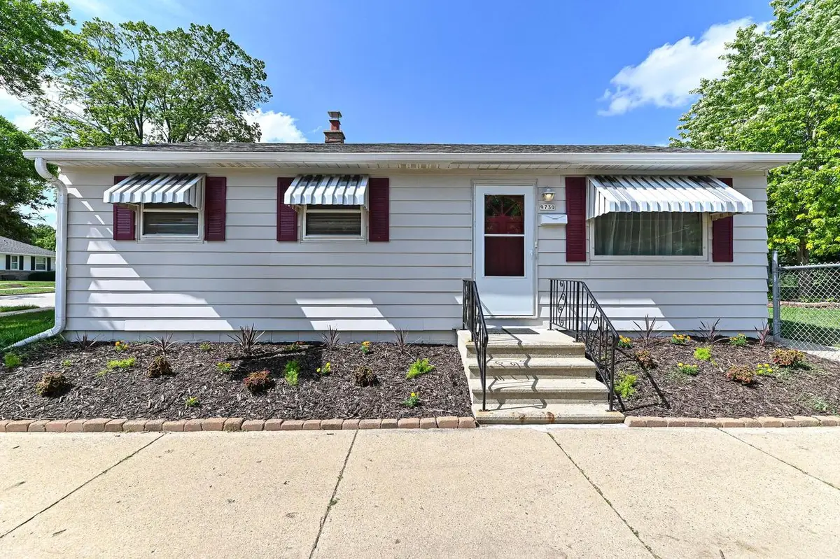 9730 W Keefe AVENUE, Milwaukee, WI 53222 - #1