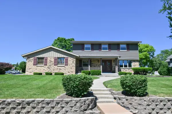 12660 W Crawford DRIVE, New Berlin, WI 53151