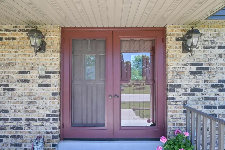 12660 W Crawford DRIVE, New Berlin, WI 53151 - #2