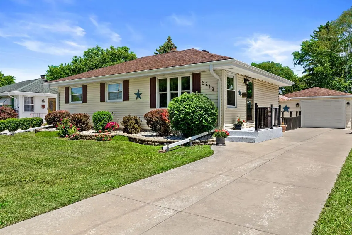 8219 26th AVENUE, Kenosha, WI 53143 - #1