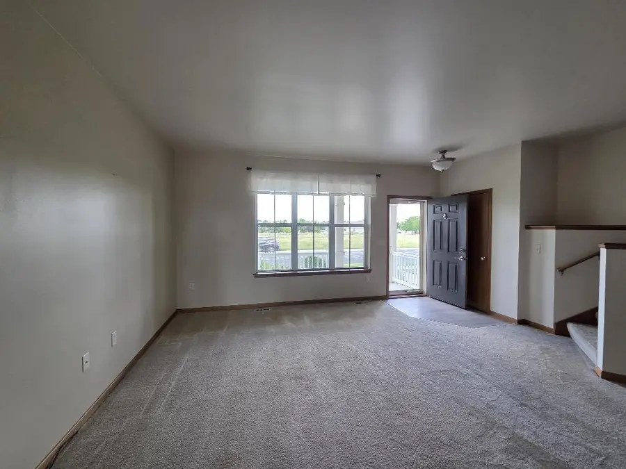 616 Hunter Oaks BOULEVARD, Watertown, WI 53094 - #3