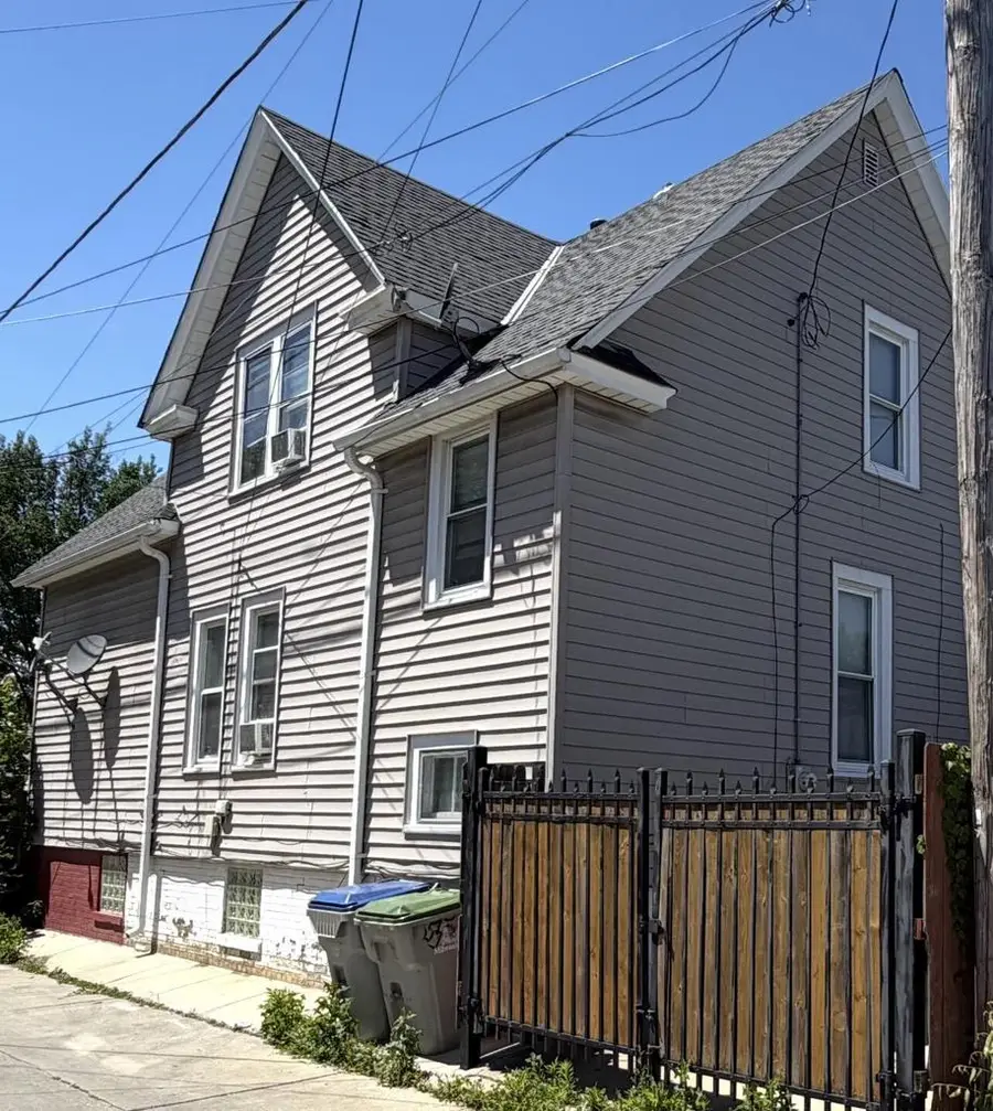 1120 S 32nd STREET, Milwaukee, WI 53215 - #2