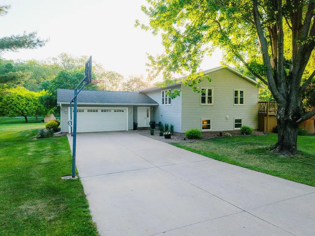 N5273 Clover COURT, Onalaska, WI 54650 - #1