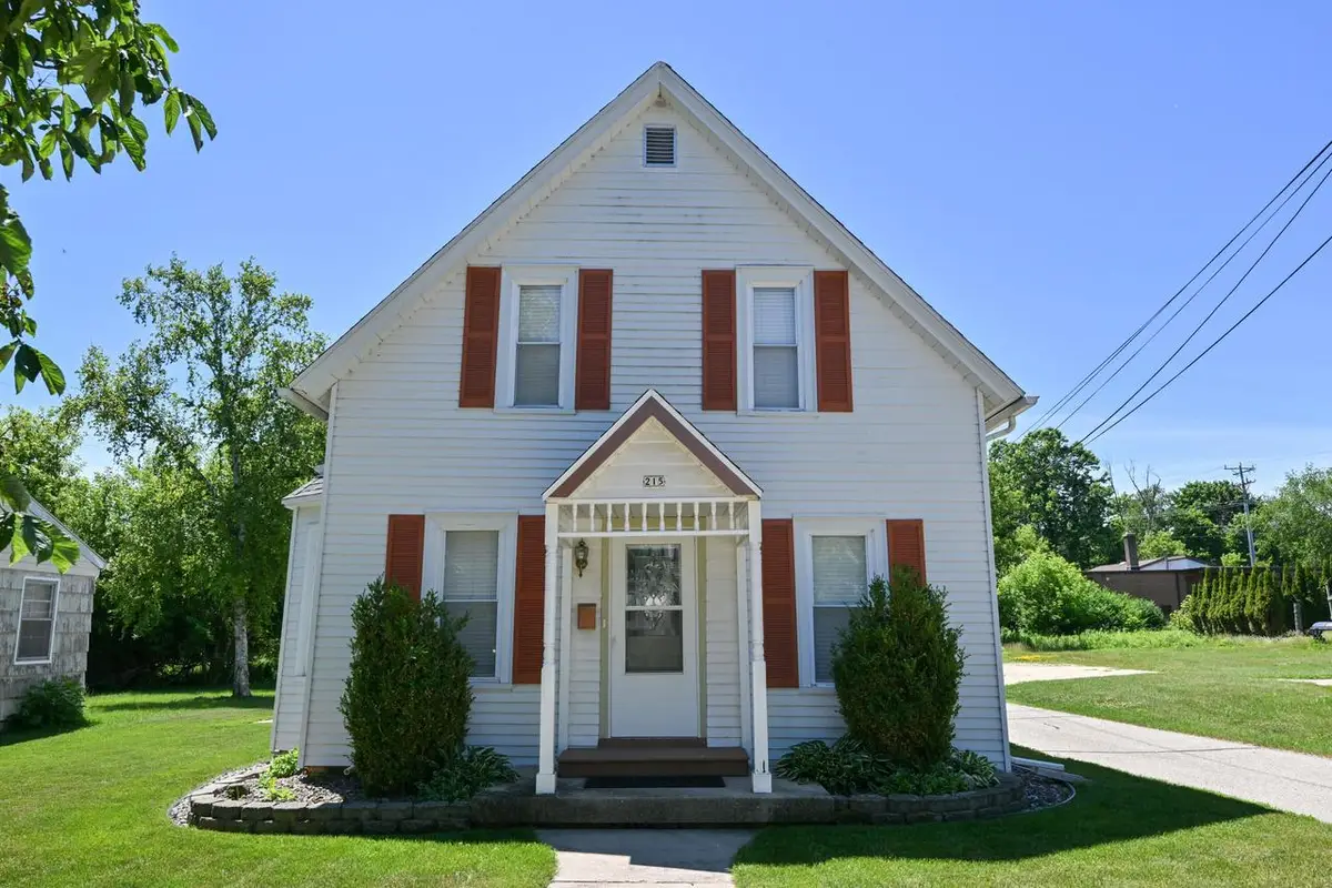 215 W Chestnut STREET, Port Washington, WI 53074 - #1