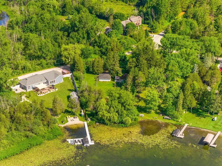 1395 Lakeview ROAD, West Bend, WI 53090 - #2