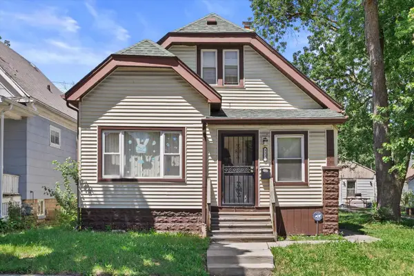 3118 W Fairmount AVENUE, Milwaukee, WI 53209