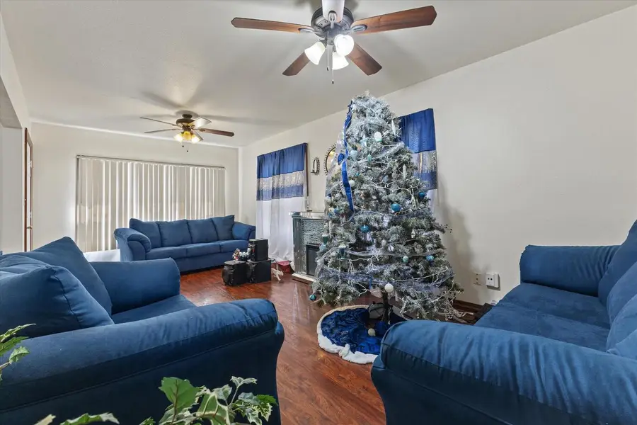 3118 W Fairmount AVENUE, Milwaukee, WI 53209 - #2
