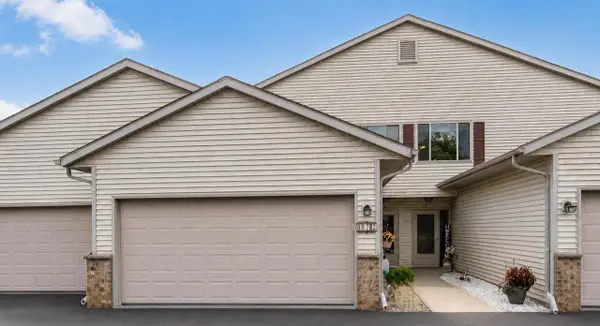 987 Roseland DRIVE ##2, Kewaskum, WI 53040
