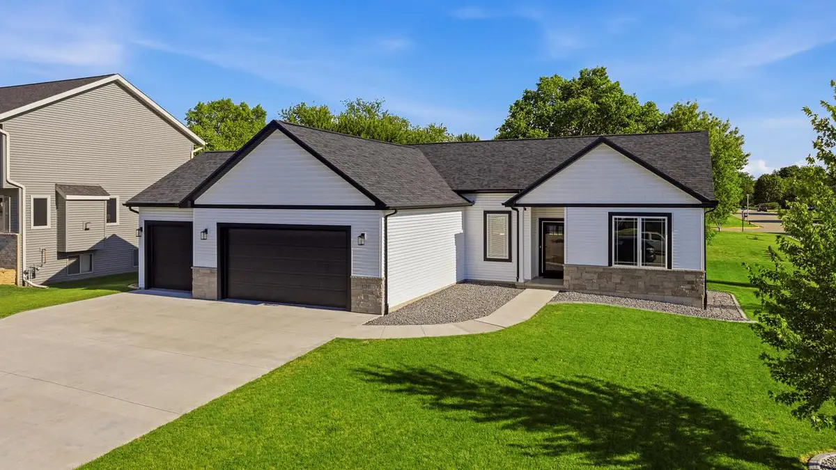 1291 Carolyn BOULEVARD, Mayville, WI 53050 - #1
