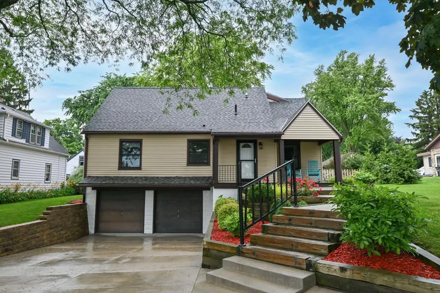 1314 S East AVENUE, Waukesha, WI 53186 - #2
