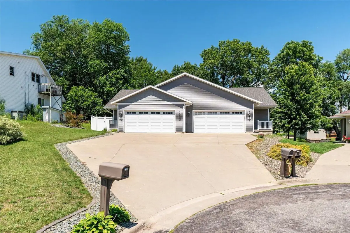 1023 Lincoln STREET, Onalaska, WI 54650 - #1