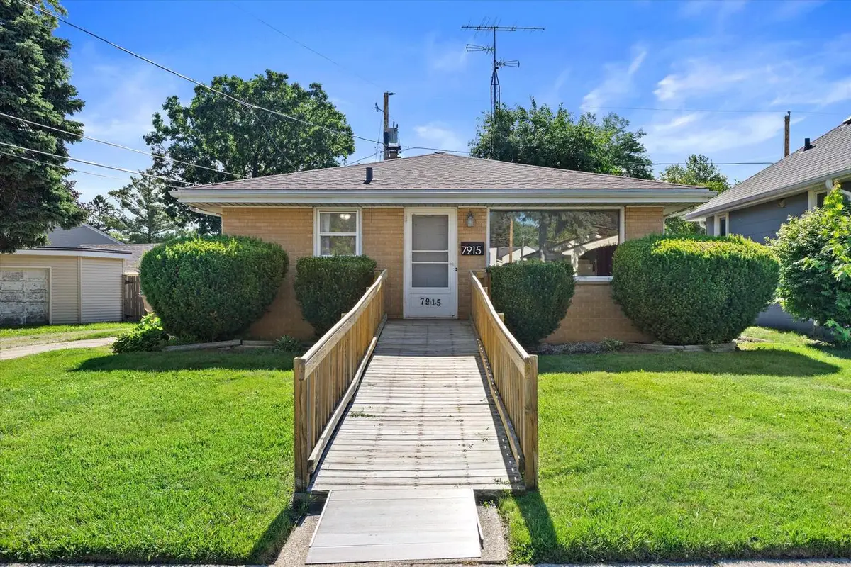 7915 45th AVENUE, Kenosha, WI 53142 - #1
