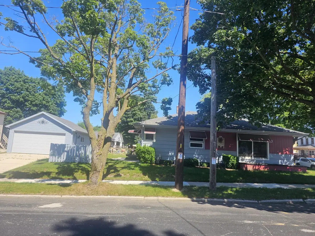 1714 Madison STREET, Manitowoc, WI 54220 - #1