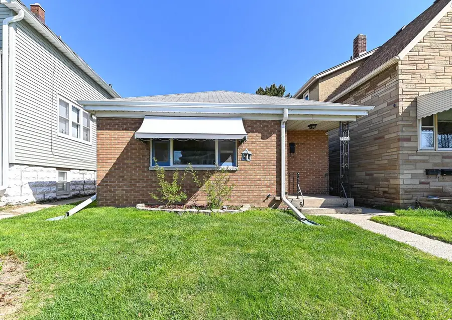 3948 E Underwood AVENUE, Cudahy, WI 53110 - #3