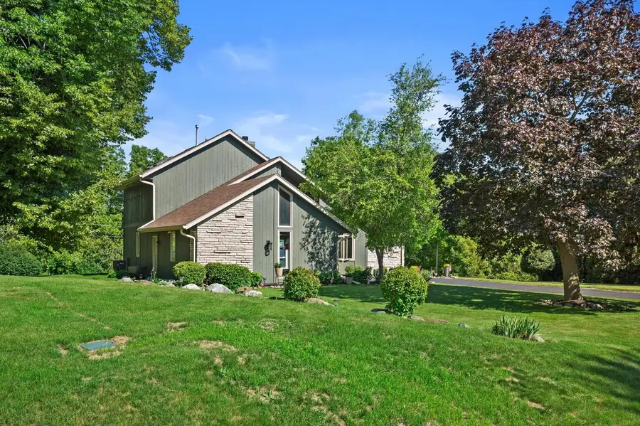 5220 S Skyline DRIVE, New Berlin, WI 53151 - #3