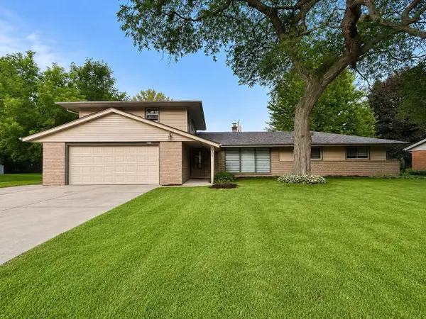 6964 N Braeburn LANE, Glendale, WI 53209
