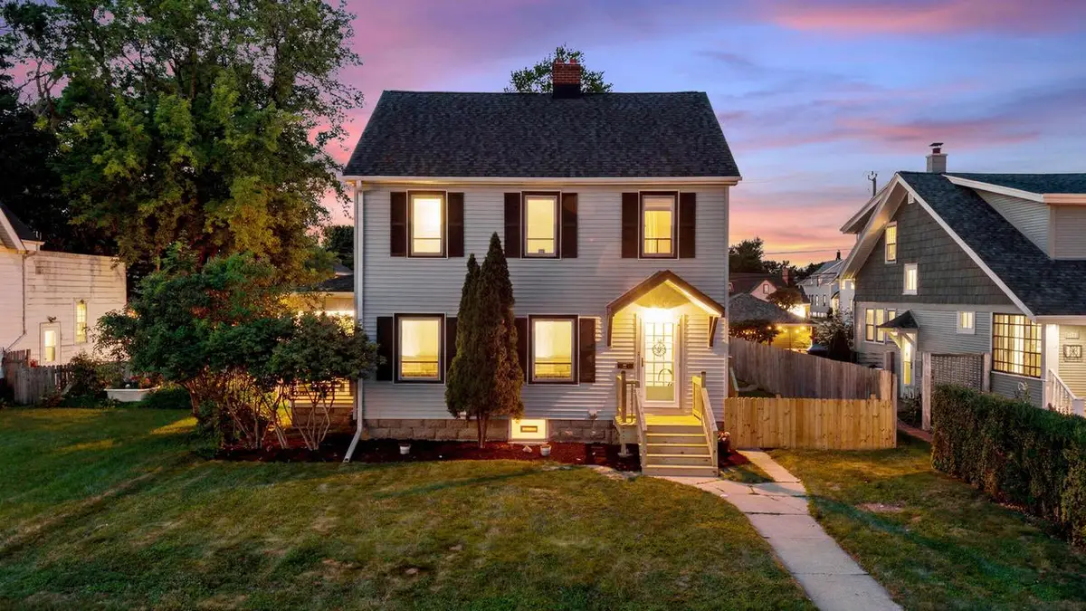 612 Marquette AVENUE, South Milwaukee, WI 53172 - #1
