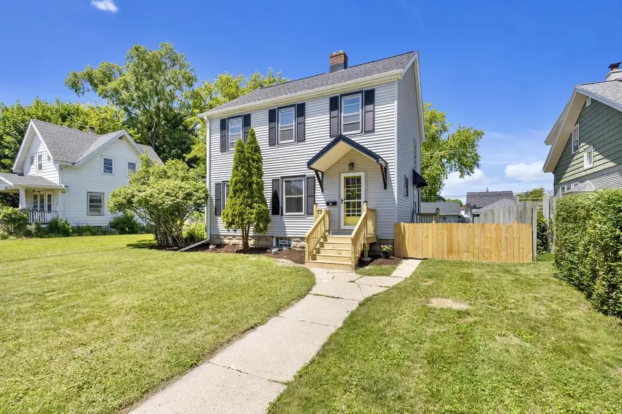612 Marquette AVENUE, South Milwaukee, WI 53172 - #3