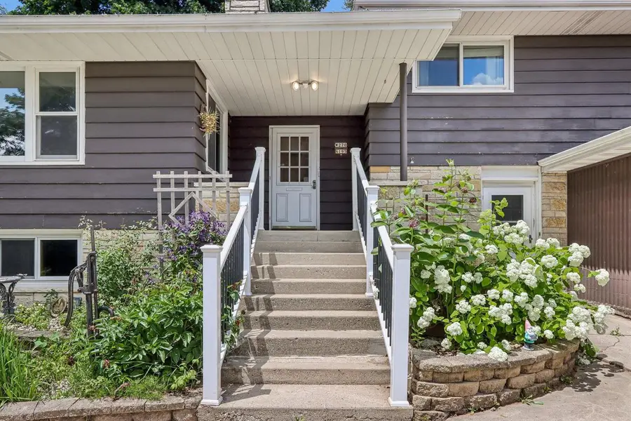 W270N195 Arrowhead TRAIL, Waukesha, WI 53188 - #2