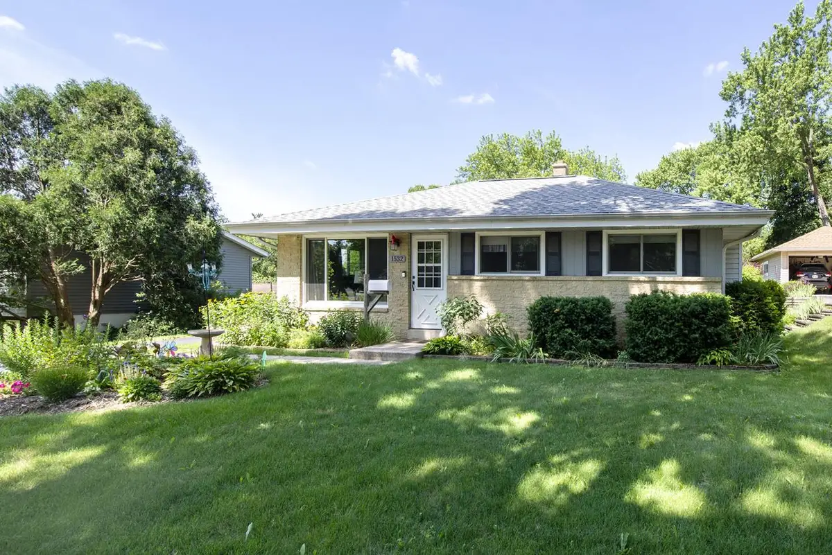 1532 S Grand AVENUE, Waukesha, WI 53189 - #1