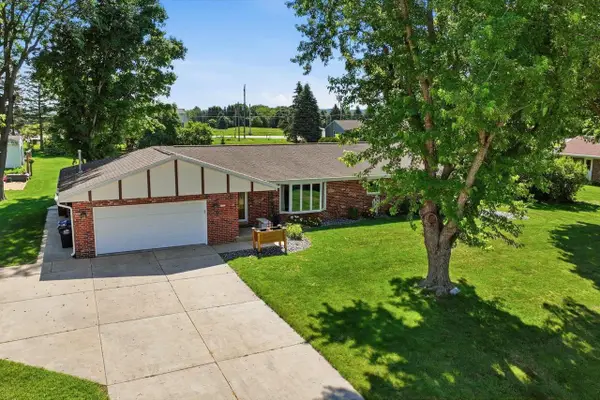 4112 Mueller DRIVE, Hartford, WI 53027