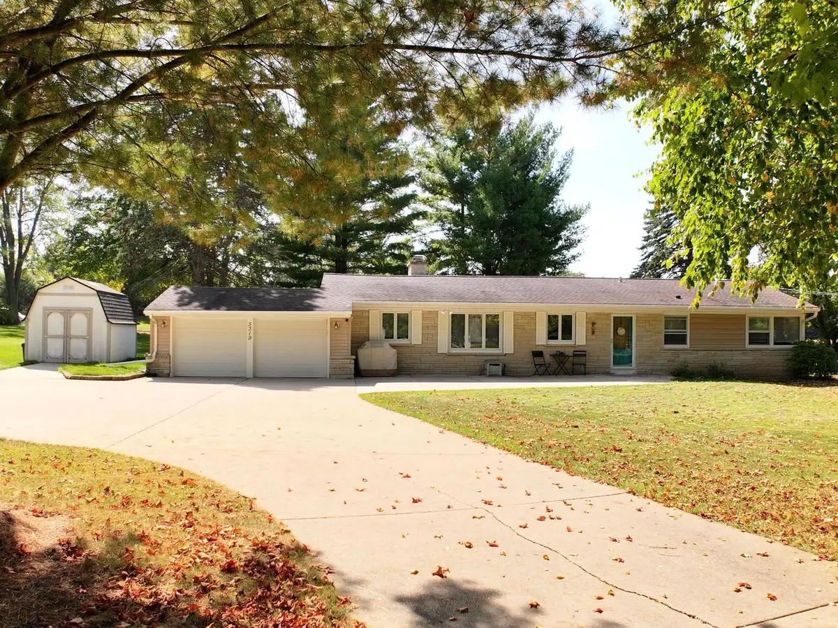 5319 W Sunnyside DRIVE, Mequon, WI 53092 - #1