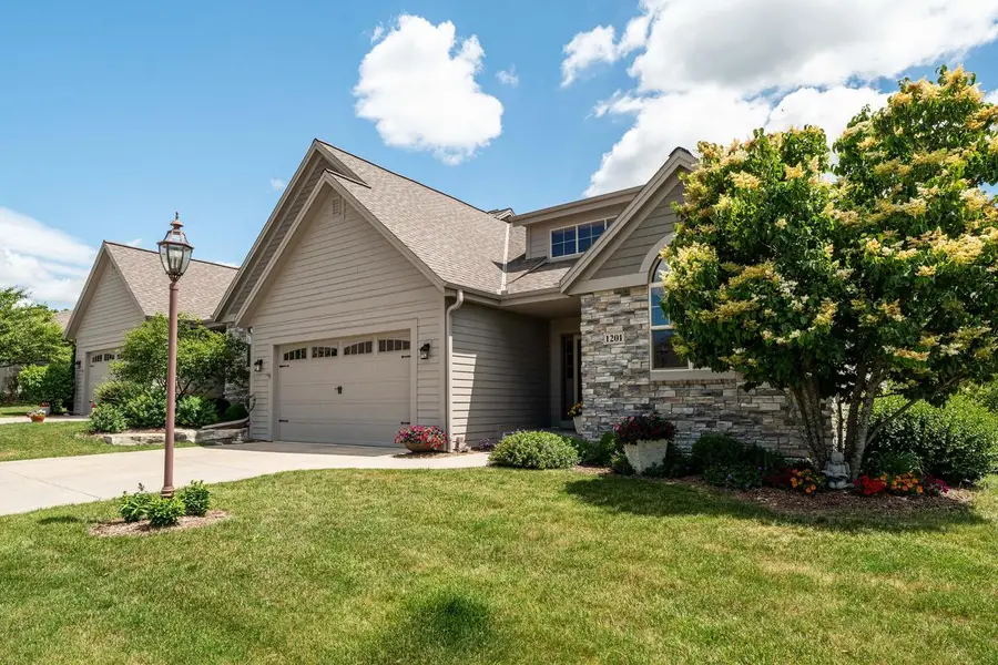 1201 Woodland Hills DRIVE, Waukesha, WI 53188 - #2