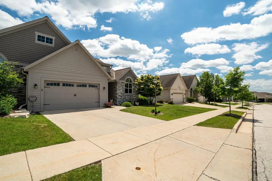 1201 Woodland Hills DRIVE, Waukesha, WI 53188 - #3