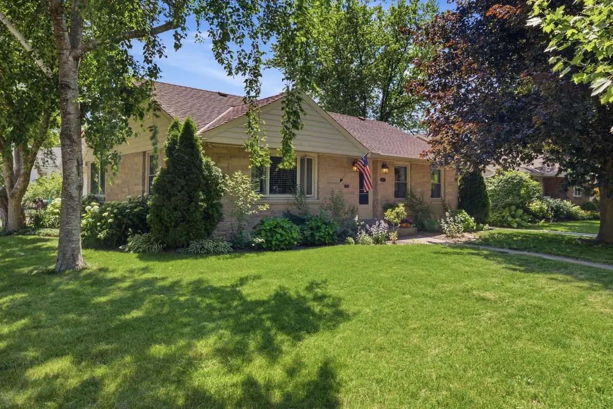 10205 W Feerick PLACE, Wauwatosa, WI 53222 - #1