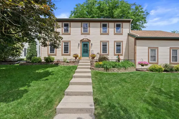 1237 Cavalier DRIVE, Waukesha, WI 53186